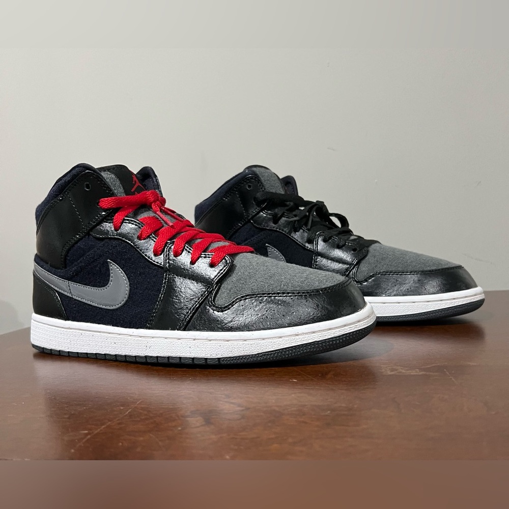 Jordan 1 Mid Premium Winterized Black Grey - men’s 10.5 (drag, wear)
